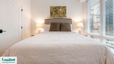 1215 N Fayette St, Unit 203 in Alexandria, VA - Foto de edificio - Building Photo