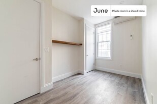 Room in Shared 2 bed/1 bath home in New York, NY - Building Photo