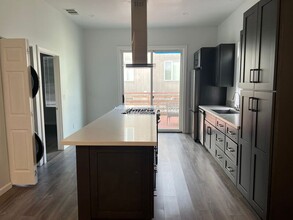 860 22nd St in Oakland, CA - Foto de edificio - Building Photo