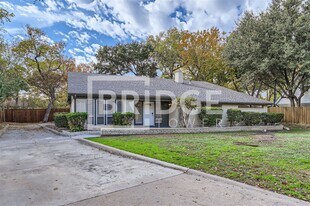 2933 Deep Valley Trail in Plano, TX - Building Photo