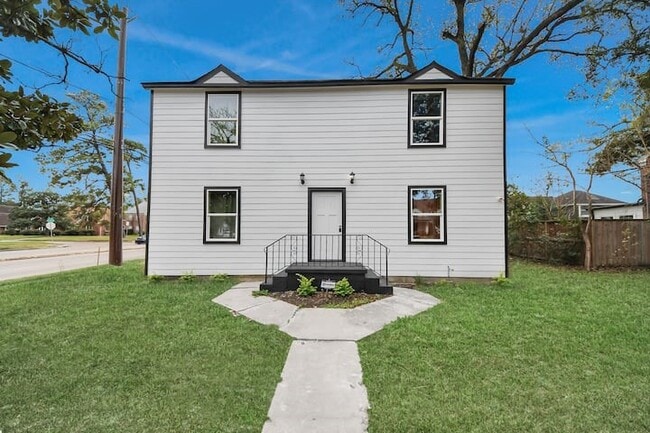 property at 3760 Rio Vista St