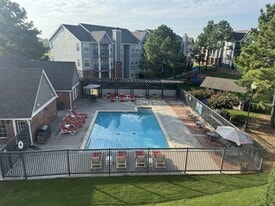 Pinehurst Apartment Homes in Sapulpa, OK - Building Photo