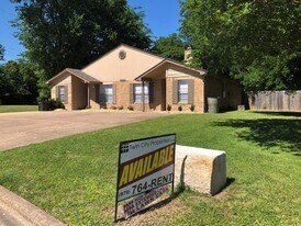 3620 Mahan St in Bryan, TX - Building Photo