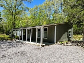 475 Hill Rd in Burrillville, RI - Building Photo - Building Photo