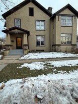 371 Fulton St in Elgin, IL - Building Photo