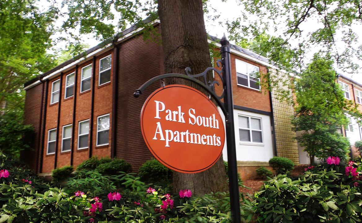 Park South Apartments in Greensboro, NC - Building Photo