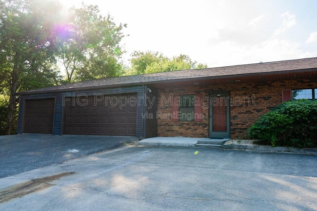 1816 Lively Rd in Maryville, TN - Building Photo - Building Photo