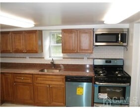 4 Brant St in South River, NJ - Building Photo - Building Photo