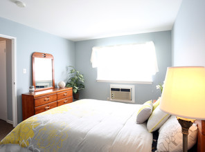 Cedarwood Apartments in Newark, DE - Building Photo - Interior Photo