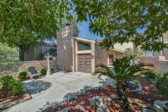 4708 N Cashel Cir in Houston, TX - Building Photo - Building Photo
