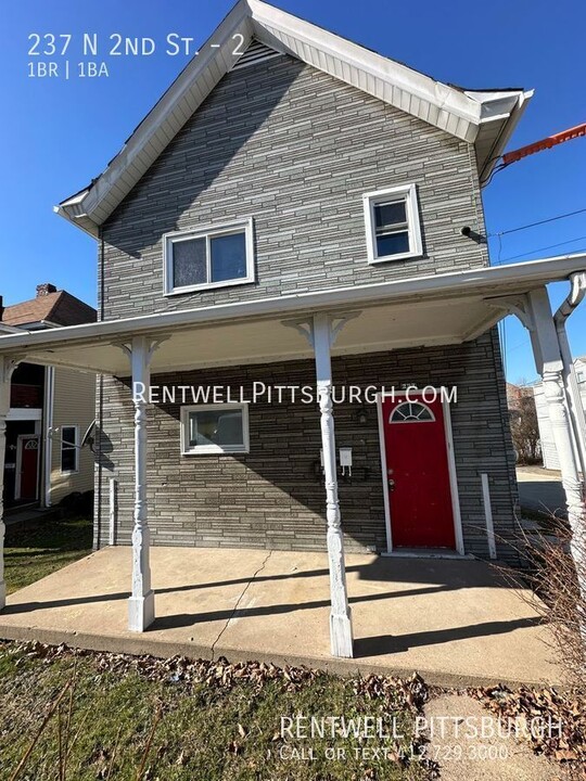 237 N 2nd St-Unit -2 in Jeannette, PA - Building Photo