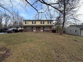 325 Griffith Dr in Douglassville, PA - Building Photo