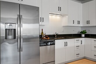 1332 W Madison St in Chicago, IL - Building Photo - Building Photo