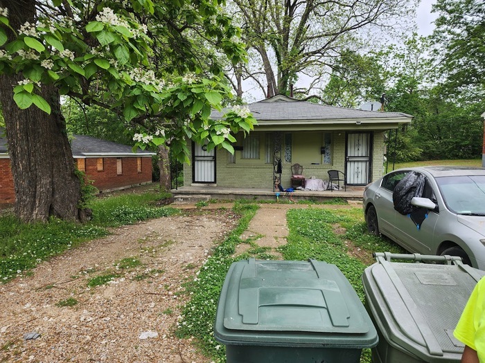 306 E Waldorf Ave in Memphis, TN - Building Photo