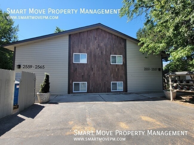 property at 2565 W Targee St