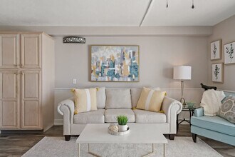 8743 Thomas Dr, Unit SI FL9-ID1354905P in Panama City Beach, FL - Foto de edificio - Building Photo