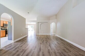 2366 Tealwood Circle in Tavares, FL - Building Photo - Building Photo