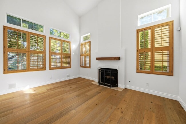 46 Vista Del Valle in Aliso Viejo, CA - Building Photo - Building Photo