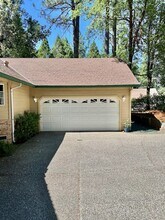 122 Sterling Ct in Grass Valley, CA - Building Photo - Building Photo