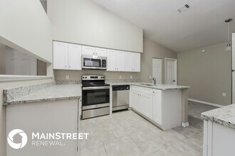 945 Delano Ct in Kissimmee, FL - Foto de edificio - Building Photo