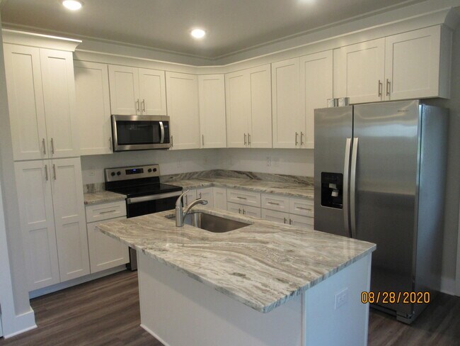 75 S Sand Palm Rd in Freeport, FL - Foto de edificio - Building Photo