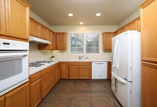 232 Gilea Ct in Santa Maria, CA - Building Photo - Building Photo
