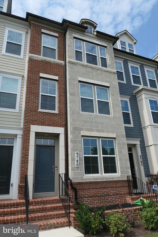 9780 Fields Rd in Gaithersburg, MD - Building Photo - Building Photo