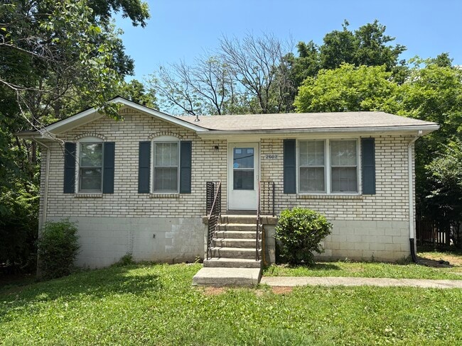 property at 2602 Oakwood Ave