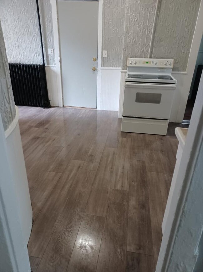 204 Blake St in Lewiston, ME - Building Photo - Building Photo