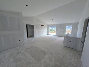 128 Kelly Dr in Williamsburg, OH - Building Photo - Building Photo