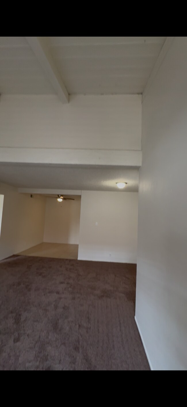 2040 W Avenue J13, Unit # 16 in Lancaster, CA - Building Photo - Building Photo