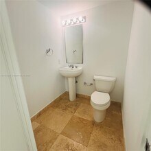 1650 Brickell Ave, Unit 112 in Miami, FL - Building Photo - Building Photo