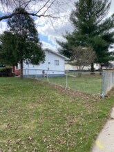 1113 Wiener Dr in Albion, MI - Foto de edificio - Building Photo