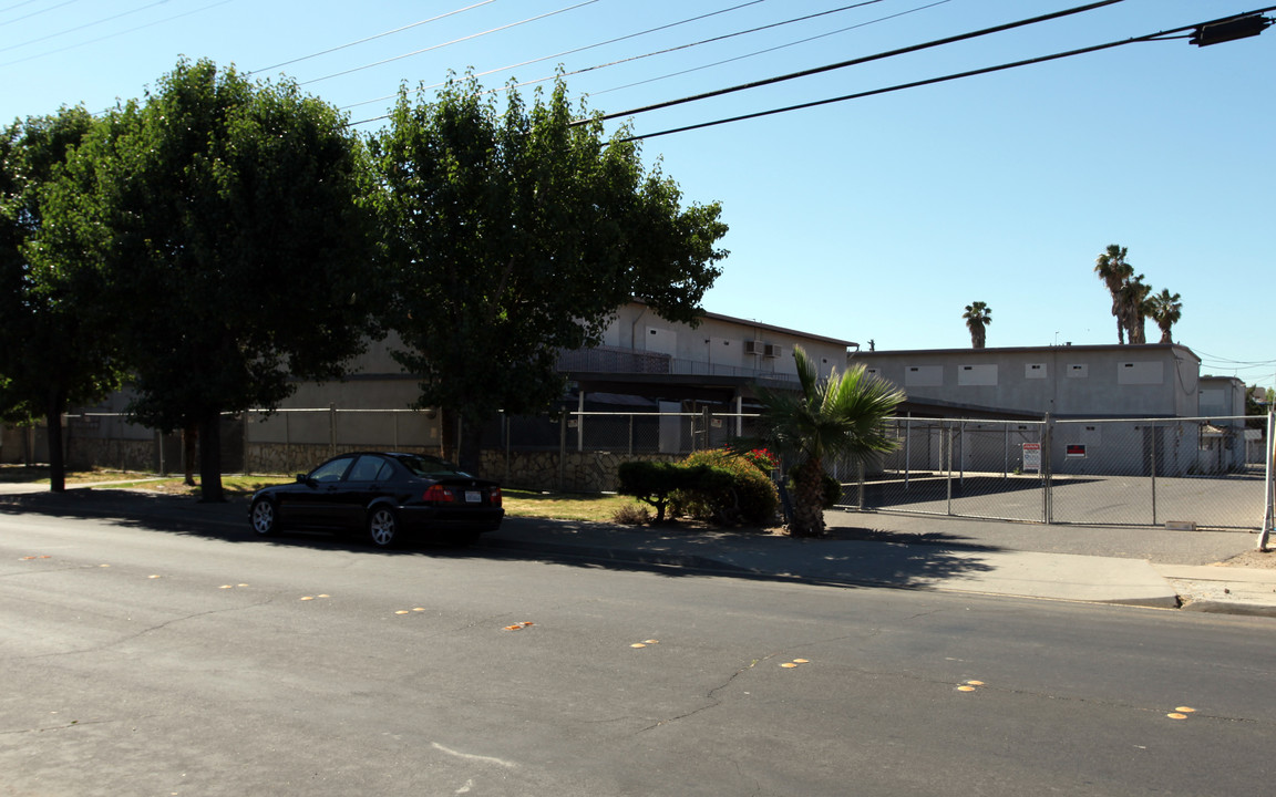 Granger Villa in Modesto, CA - Building Photo