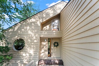 1651 Cedar Hollow Way in Reston, VA - Building Photo - Building Photo