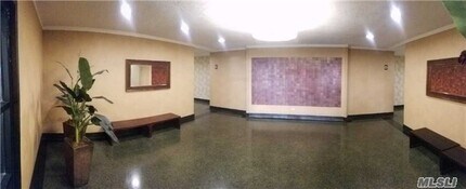 102-12 65th Ave-Unit -D21 in Queens, NY - Building Photo - Building Photo