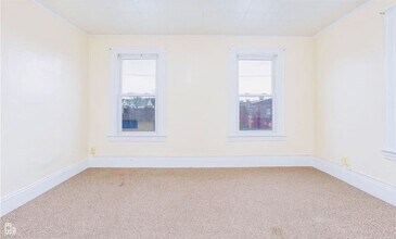 79 Garfield Ave in New London, CT - Foto de edificio - Building Photo