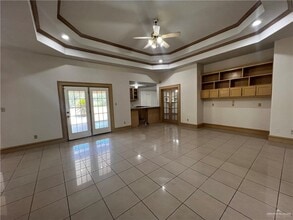 22 Sunrise in Palmhurst, TX - Foto de edificio - Building Photo