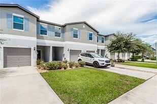 23265 Willow Glen Way in Lutz, FL - Building Photo