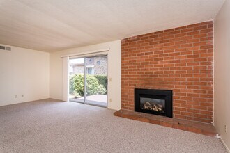 2304 Bayview Heights Dr in Los Osos, CA - Building Photo - Building Photo