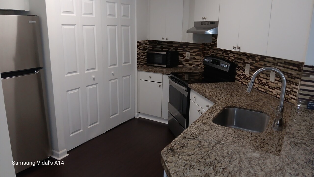 6276 NW 186th St, Unit 303 in Hialeah, FL - Foto de edificio