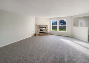 890 Indigo Dr in Greenfield, IN - Foto de edificio - Building Photo