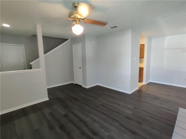 8705 Schick Rd in Austin, TX - Building Photo - Building Photo