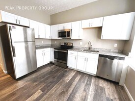 1363 Summit St in Columbus, OH - Building Photo