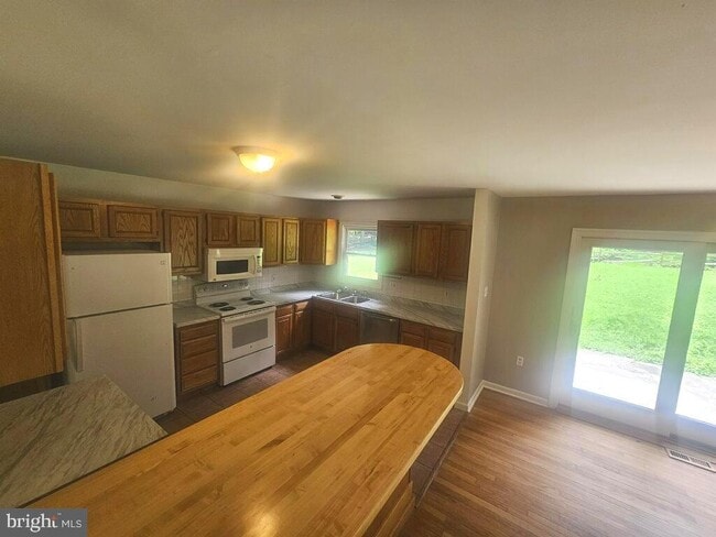 103 Brandywine Dr in Coatesville, PA - Building Photo - Building Photo