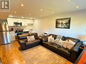 42 Booth St in Bradford West Gwillimbury, ON - Building Photo - Building Photo