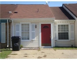 576 Peregrine St in Virginia Beach, VA - Building Photo