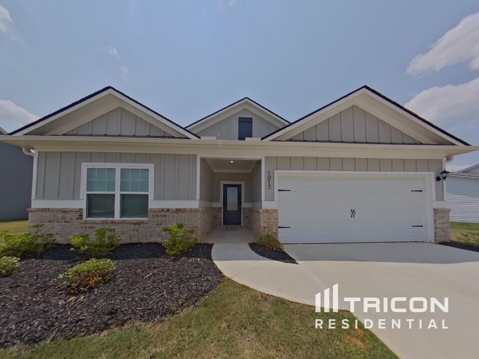 1017 Claas Wy in Locust Grove, GA - Building Photo