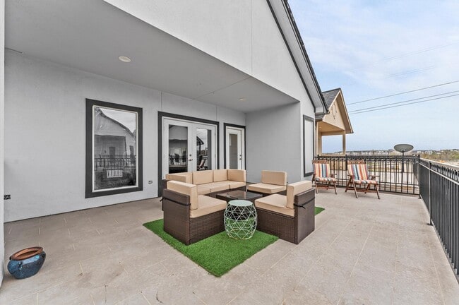 property at 3045 Clinton Dr