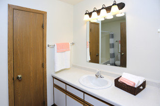 Park Place Apartment Community in Fargo, ND - Building Photo - Interior Photo